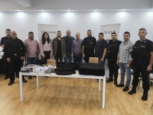 Read more about the article Παράδοση Επιχειρησιακού Εξοπλισμού από το Σωματείο Ειδικών Φρουρών Ανατολικής Μακεδονίας και Θράκης στις Υπηρεσίες Πρώτης Γραμμής Δ.Α. Δράμας.
