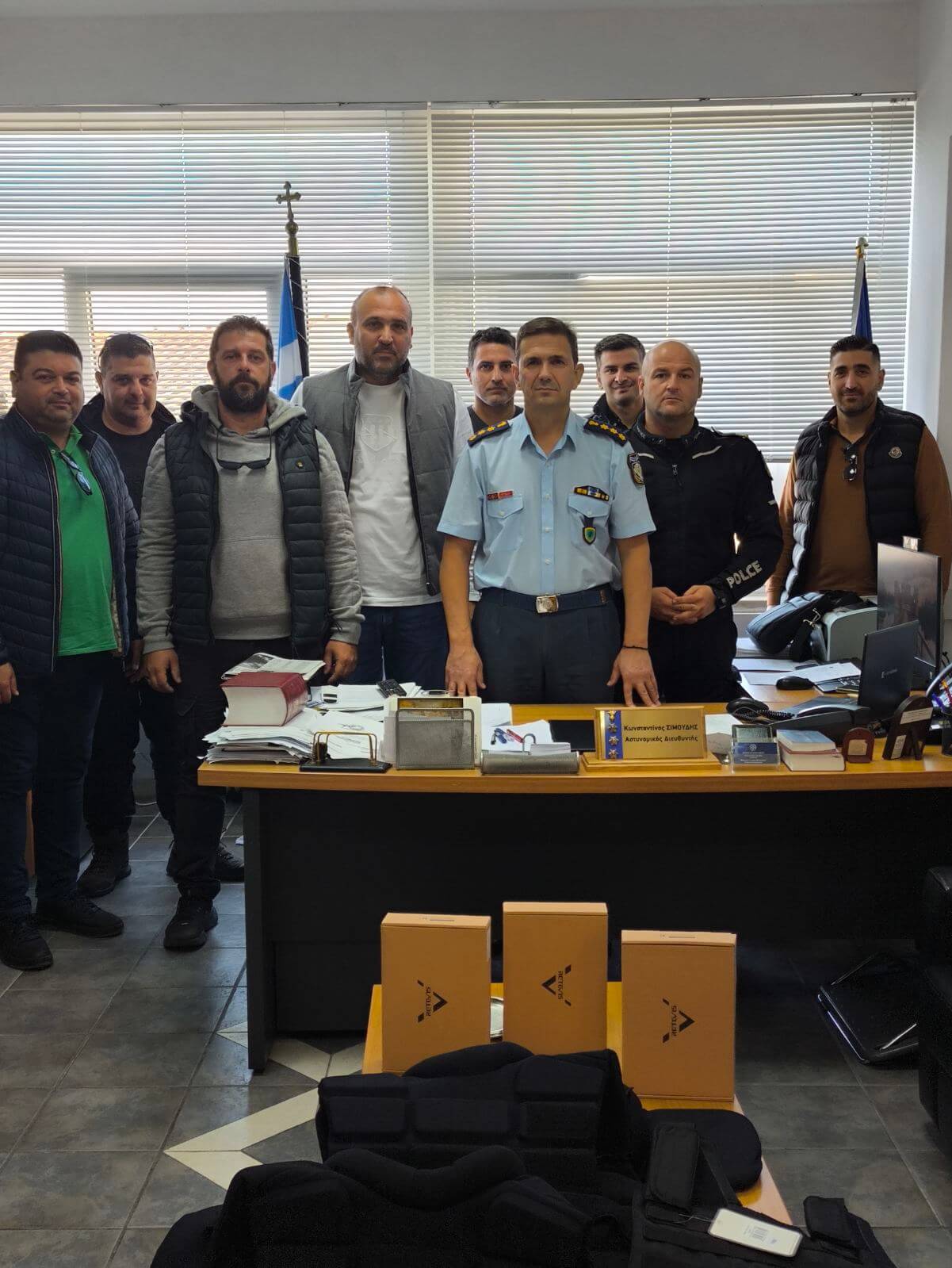 You are currently viewing Παράδοση Επιχειρησιακού Εξοπλισμού από το Σωματείο Ειδικών Φρουρών Ανατολικής Μακεδονίας και Θράκης στις Υπηρεσίες Πρώτης Γραμμής Δ.Α. Καβάλας.